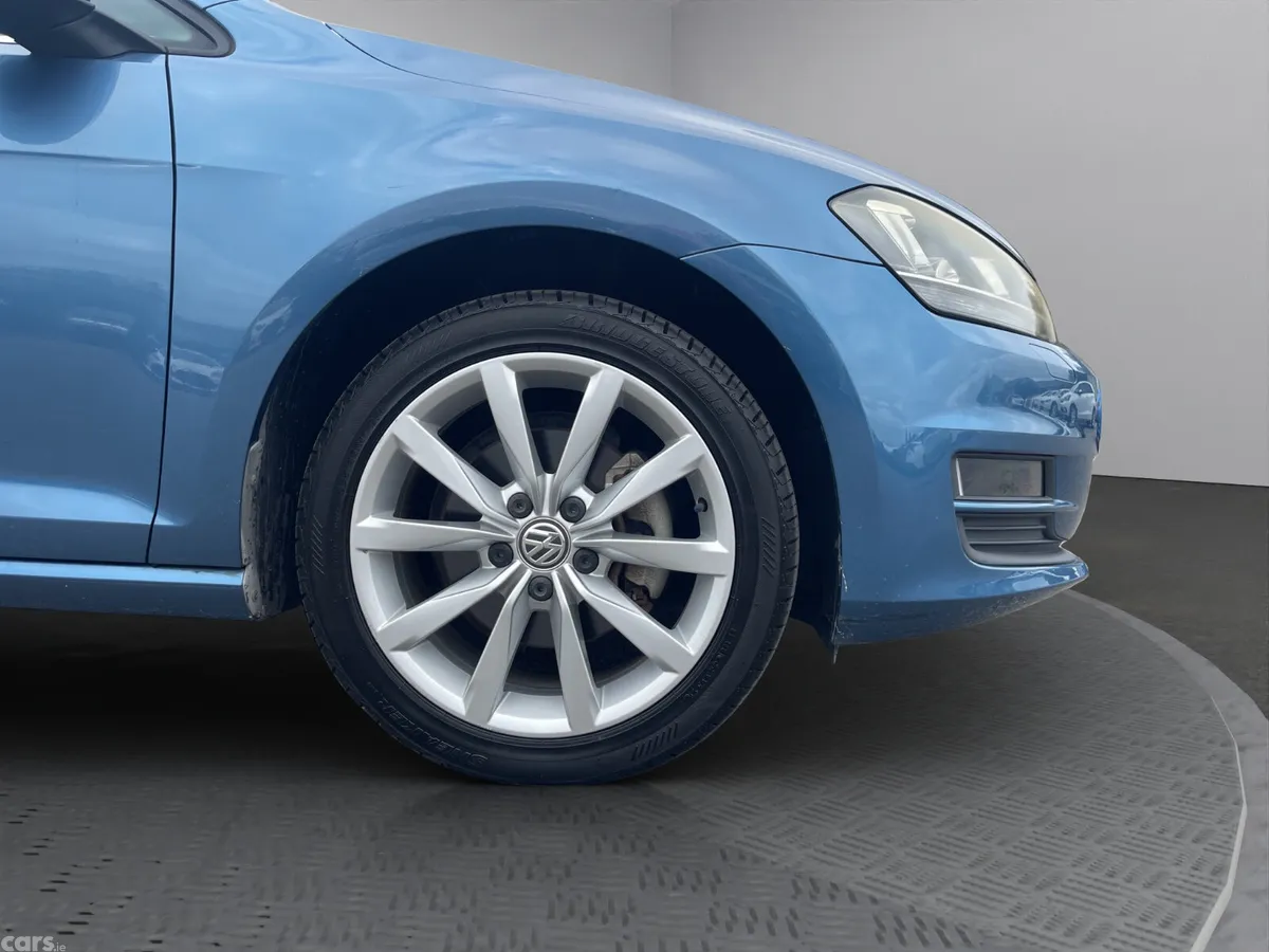 Volkswagen Golf Hatchback, Petrol, 2017, Blue