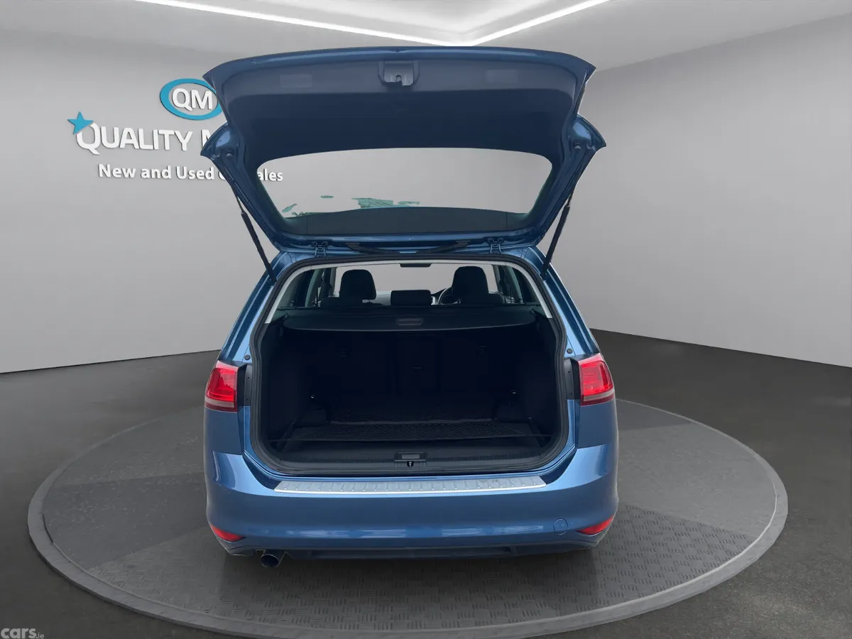 Volkswagen Golf Hatchback, Petrol, 2017, Blue