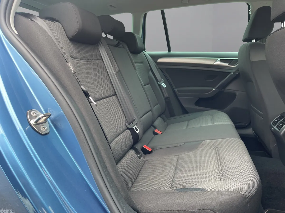Volkswagen Golf Hatchback, Petrol, 2017, Blue