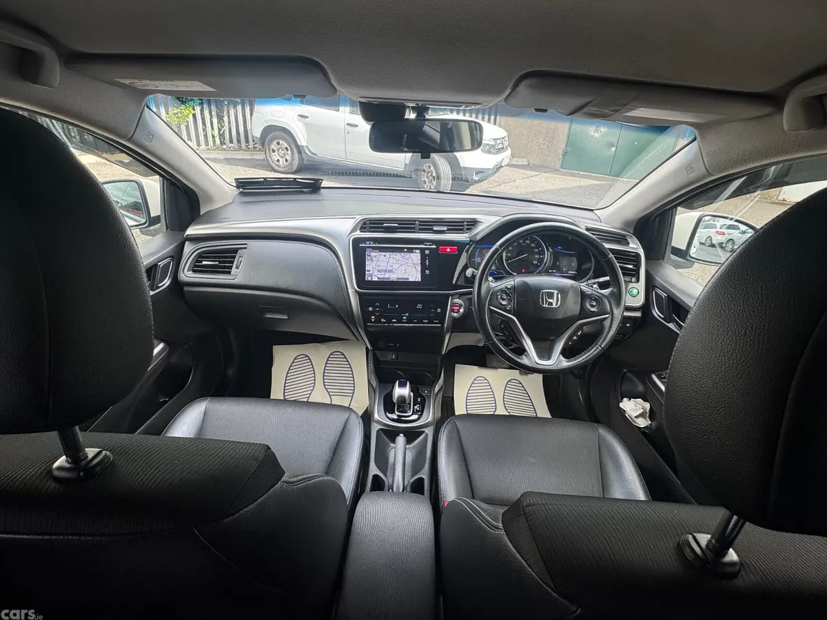 Honda Grace Saloon, Petrol Hybrid, 2015, White