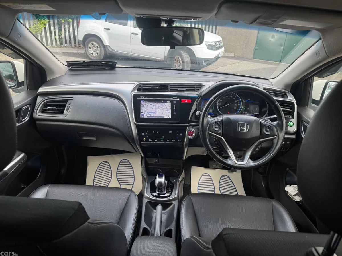 Honda Grace Saloon, Petrol Hybrid, 2015, White
