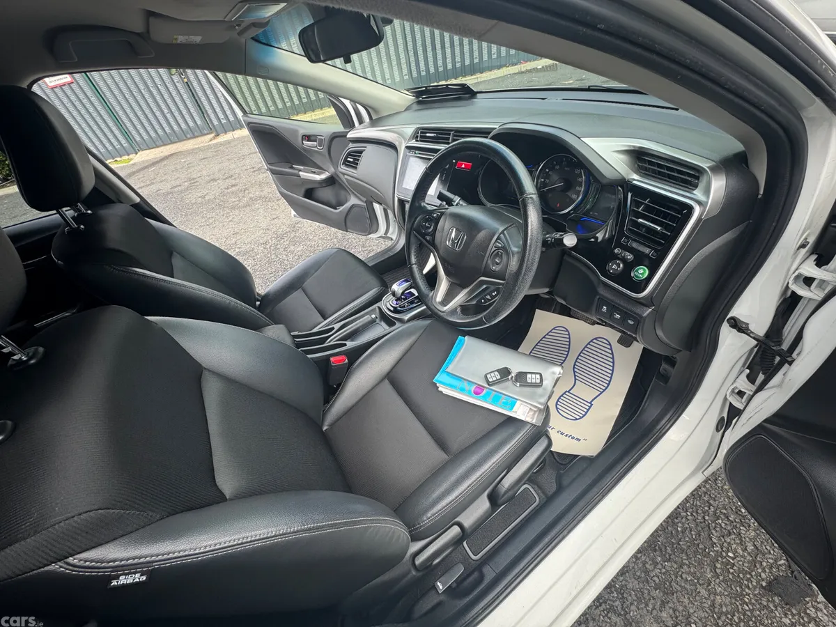Honda Grace Saloon, Petrol Hybrid, 2015, White