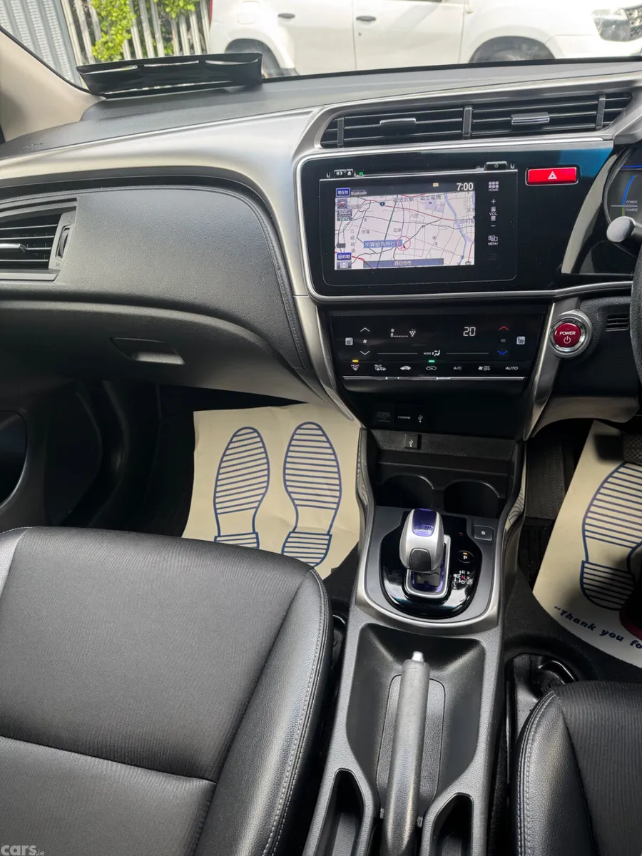 Honda Grace Saloon, Petrol Hybrid, 2015, White