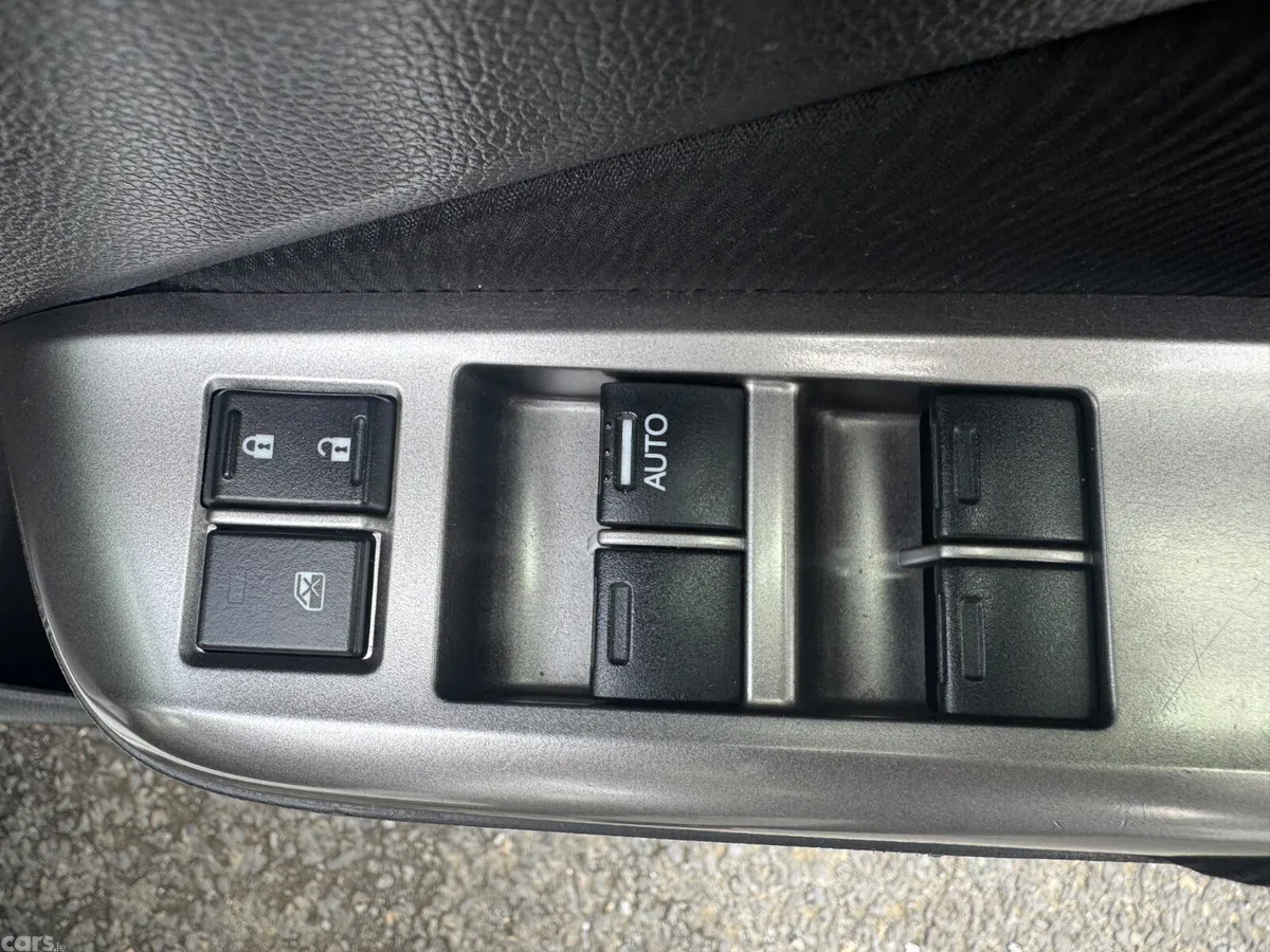 Honda Grace Saloon, Petrol Hybrid, 2015, White