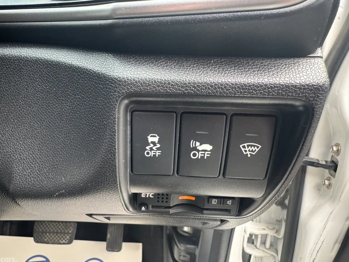 Honda Grace Saloon, Petrol Hybrid, 2015, White