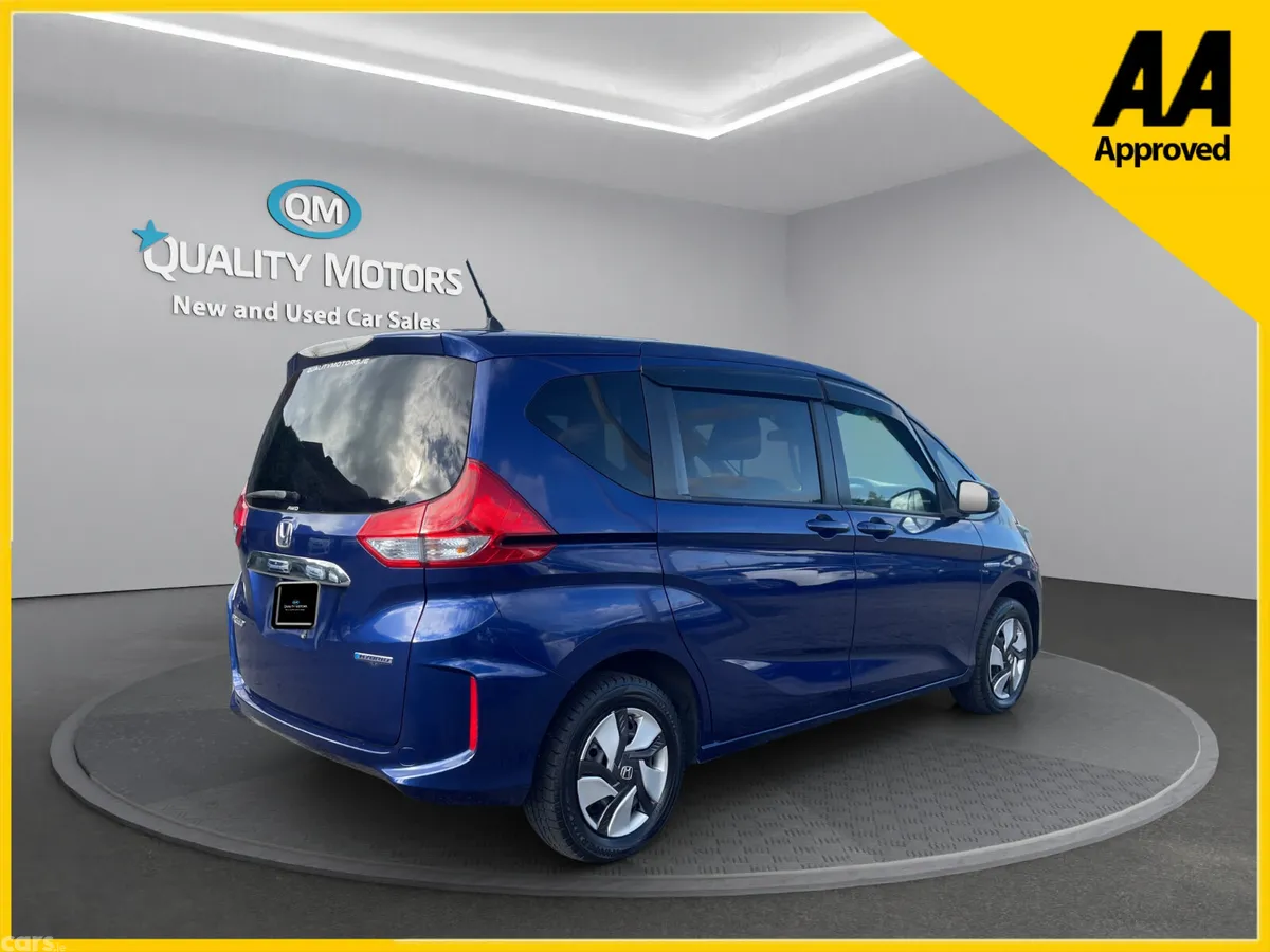 Honda Freed MPV, Petrol Hybrid, 2017, Blue