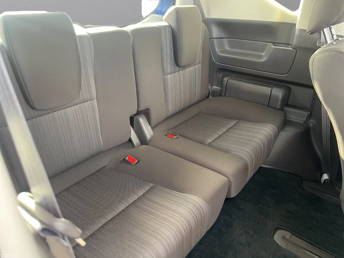 Honda Freed MPV, Petrol Hybrid, 2017, Blue