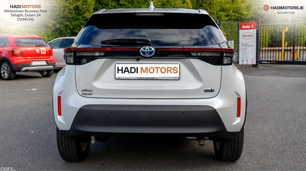 Toyota Yaris Cross SUV, Petrol Hybrid, 2022, White