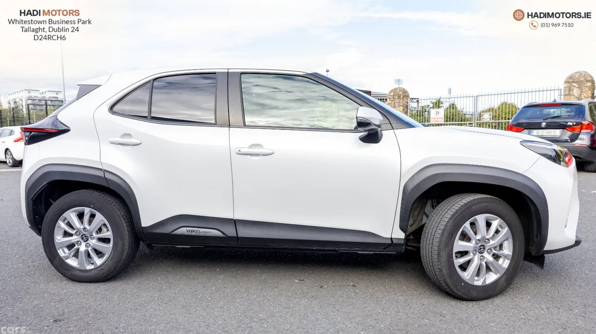 Toyota Yaris Cross SUV, Petrol Hybrid, 2022, White