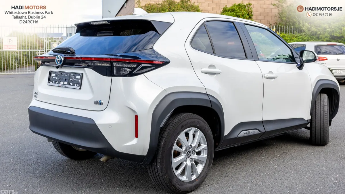 Toyota Yaris Cross SUV, Petrol Hybrid, 2022, White