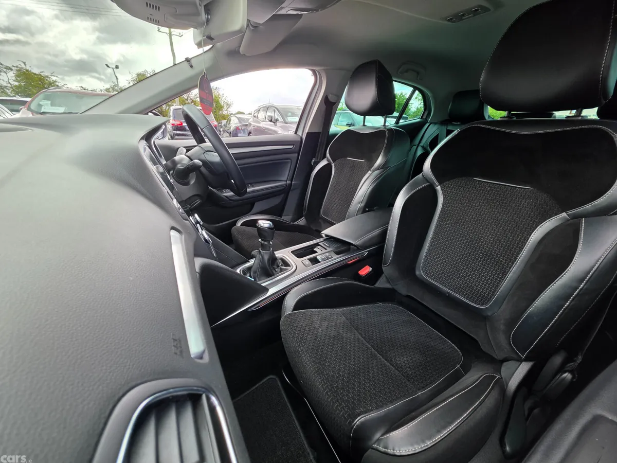 Renault Megane Hatchback, Diesel, 2017, Grey