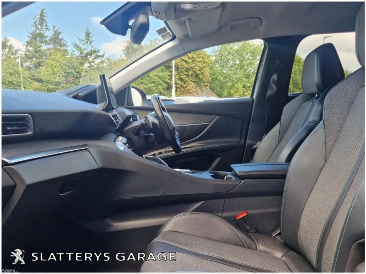 Peugeot 5008 SUV, Diesel, 2022, Grey