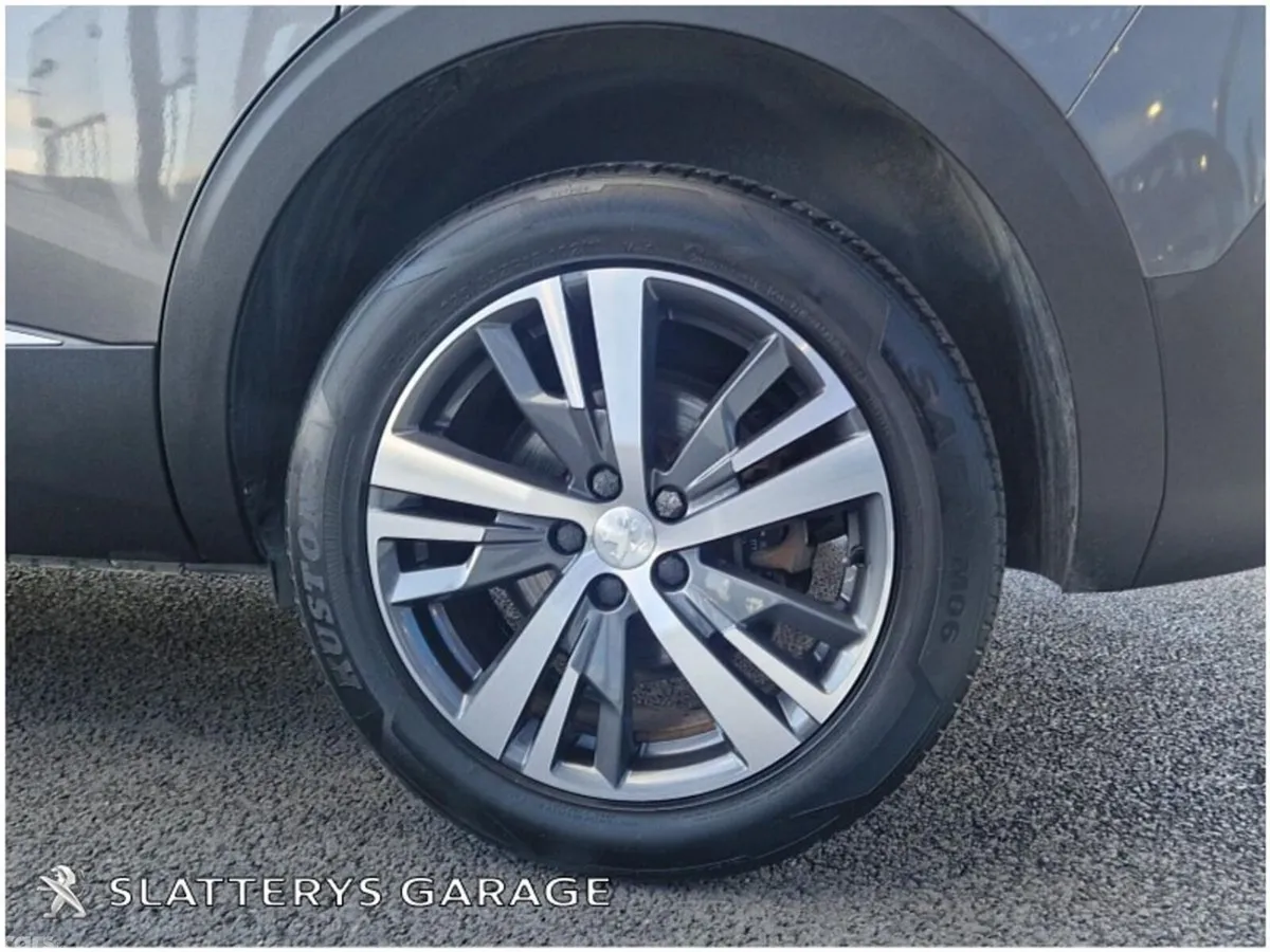 Peugeot 5008 SUV, Diesel, 2022, Grey
