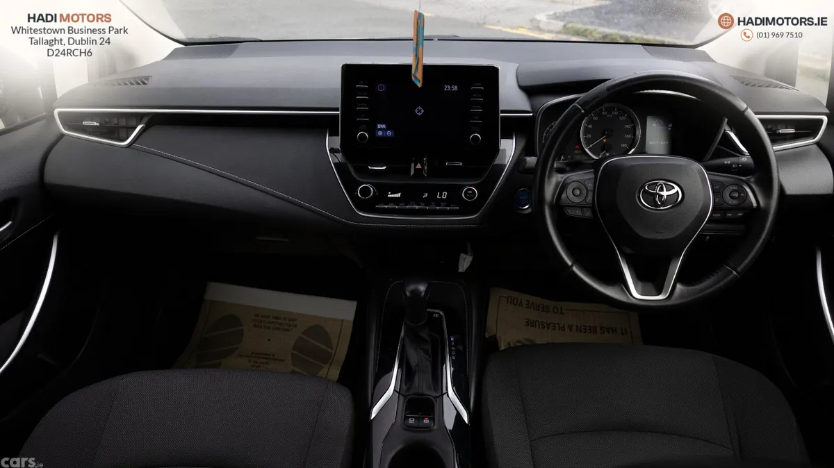 Toyota Corolla Saloon, Petrol Hybrid, 2022, Silver