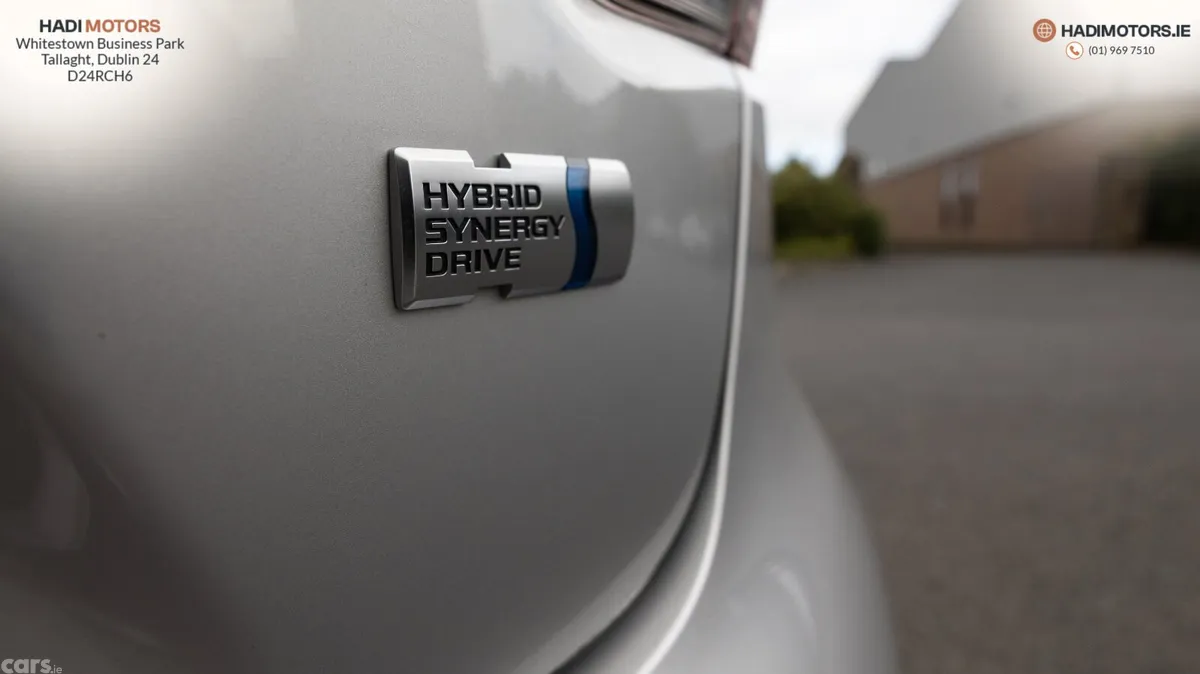 Toyota Corolla Saloon, Petrol Hybrid, 2022, Silver