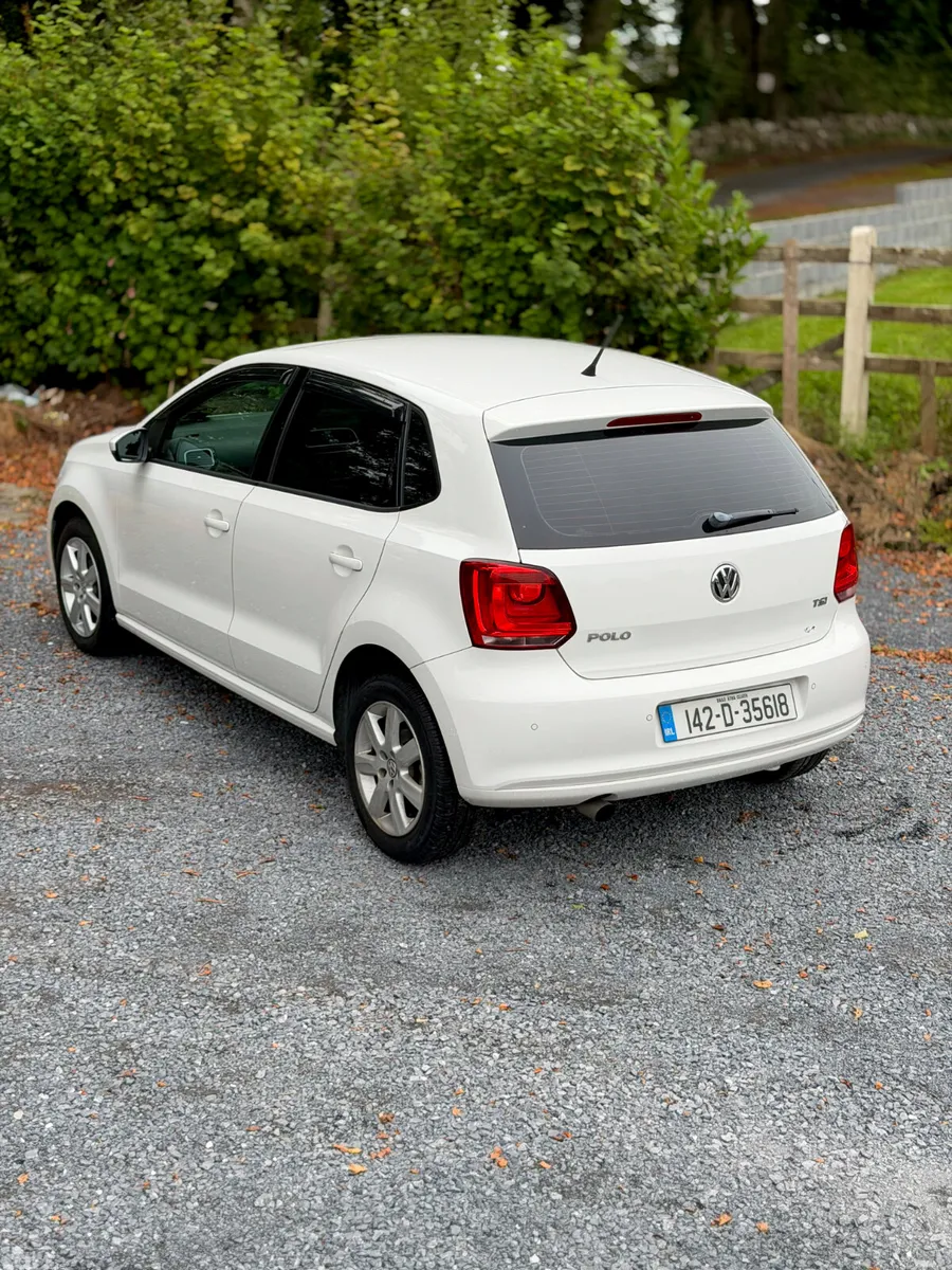 Volkswagen Polo Hatchback, Petrol, 2014, White