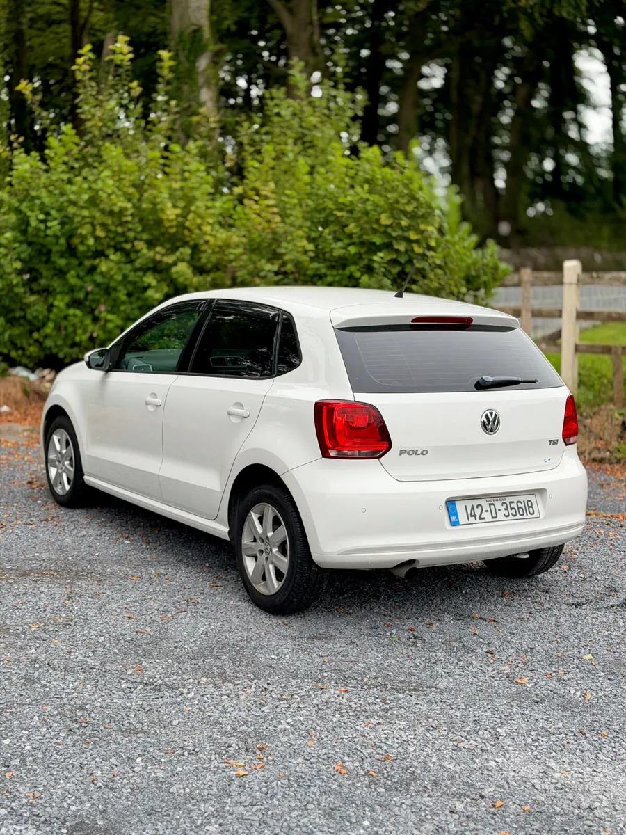 Volkswagen Polo Hatchback, Petrol, 2014, White