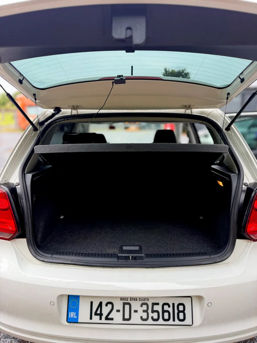 Volkswagen Polo Hatchback, Petrol, 2014, White