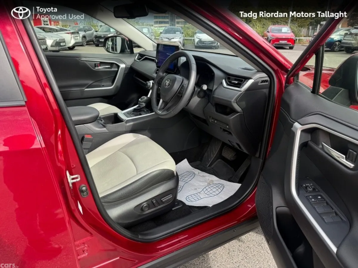 Toyota RAV4 SUV, Petrol Hybrid, 2023, Red