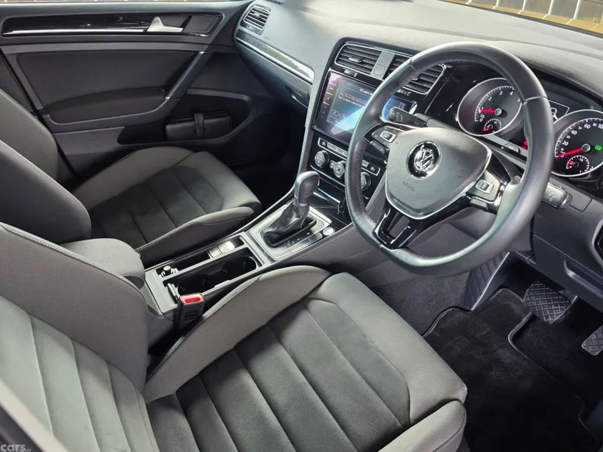 Volkswagen Golf Hatchback, Petrol, 2017, Yellow