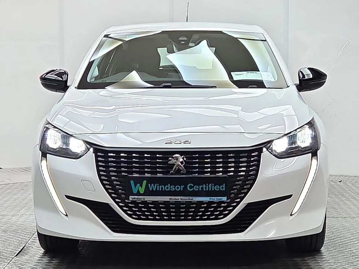 Peugeot 208 Hatchback, Petrol, 2022, White