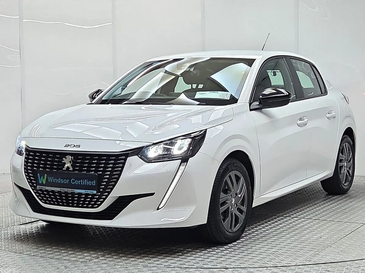 Peugeot 208 Hatchback, Petrol, 2022, White