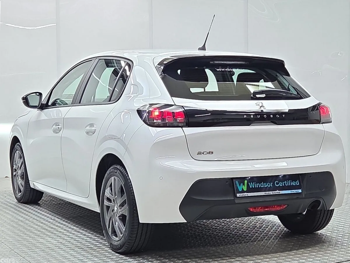 Peugeot 208 Hatchback, Petrol, 2022, White