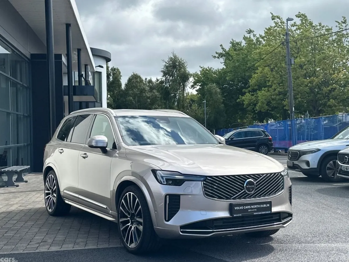 Volvo XC90 SUV, Petrol Plug-in Hybrid, 2025, Gold