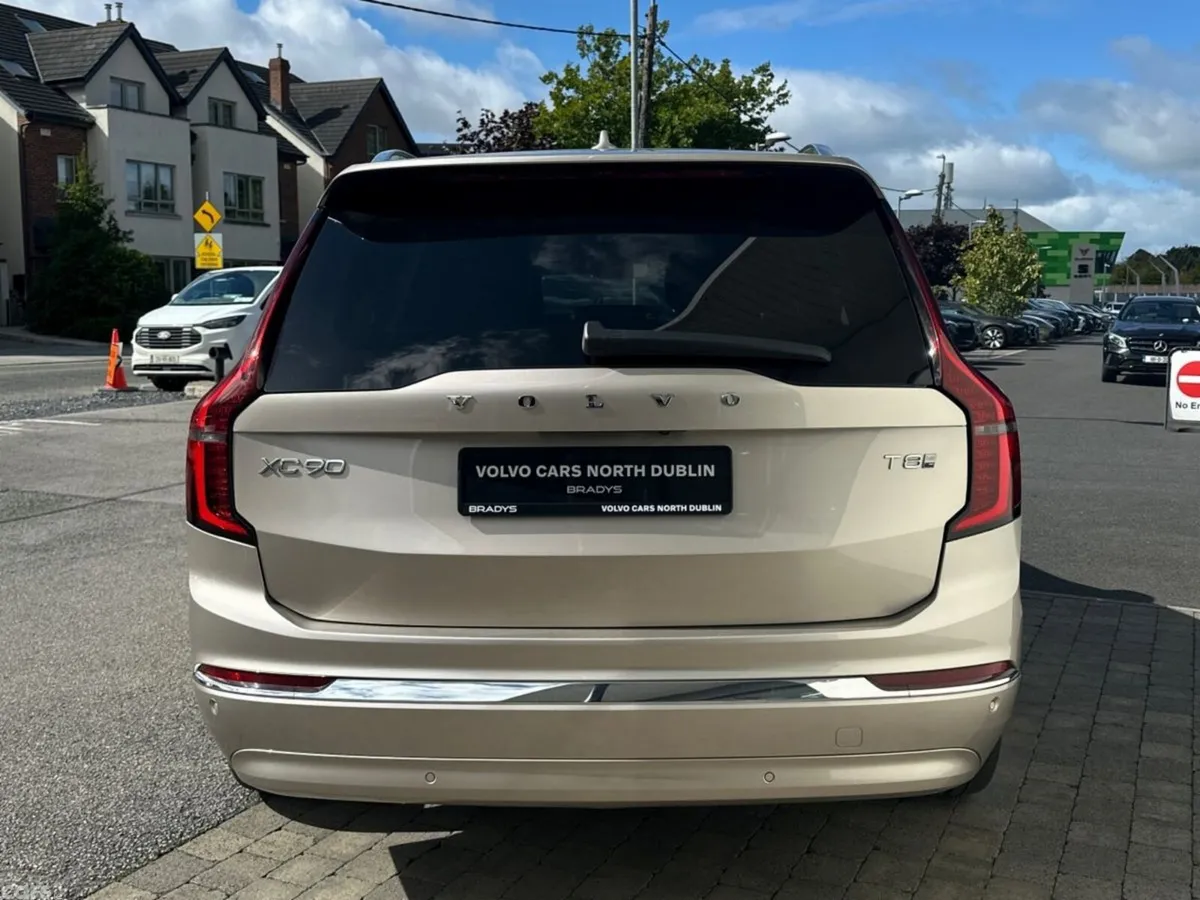 Volvo XC90 SUV, Petrol Plug-in Hybrid, 2025, Gold