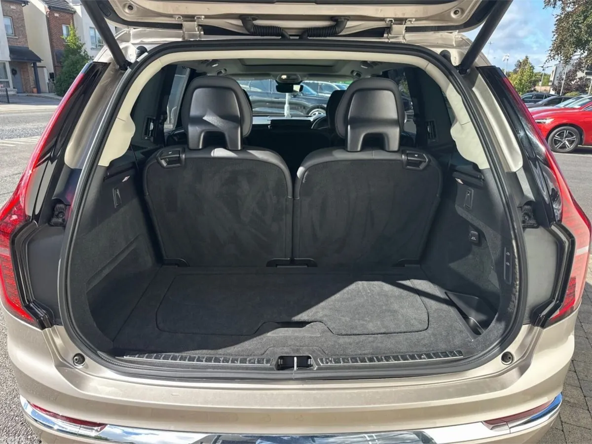 Volvo XC90 SUV, Petrol Plug-in Hybrid, 2025, Gold