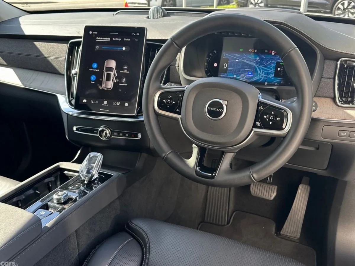 Volvo XC90 SUV, Petrol Plug-in Hybrid, 2025, Gold