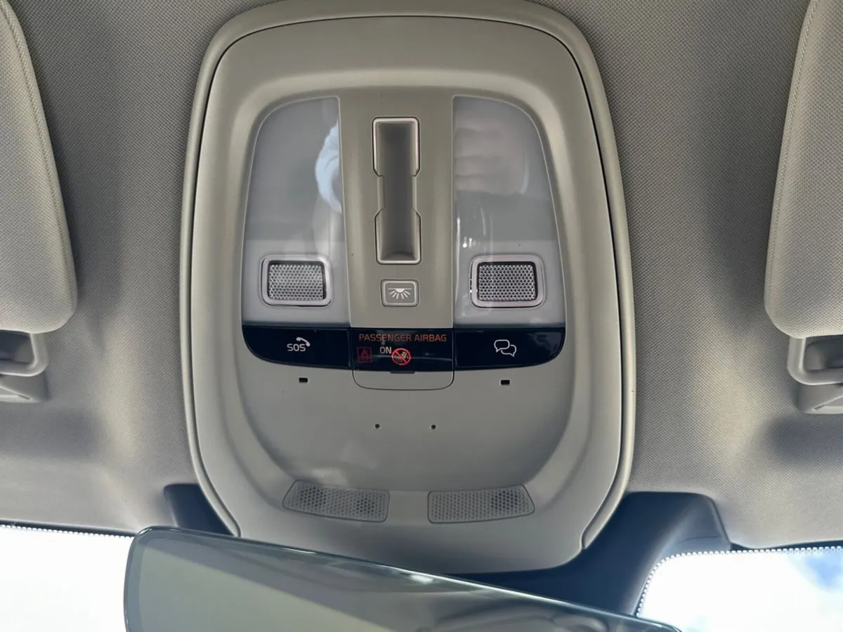 Volvo XC90 SUV, Petrol Plug-in Hybrid, 2025, Gold