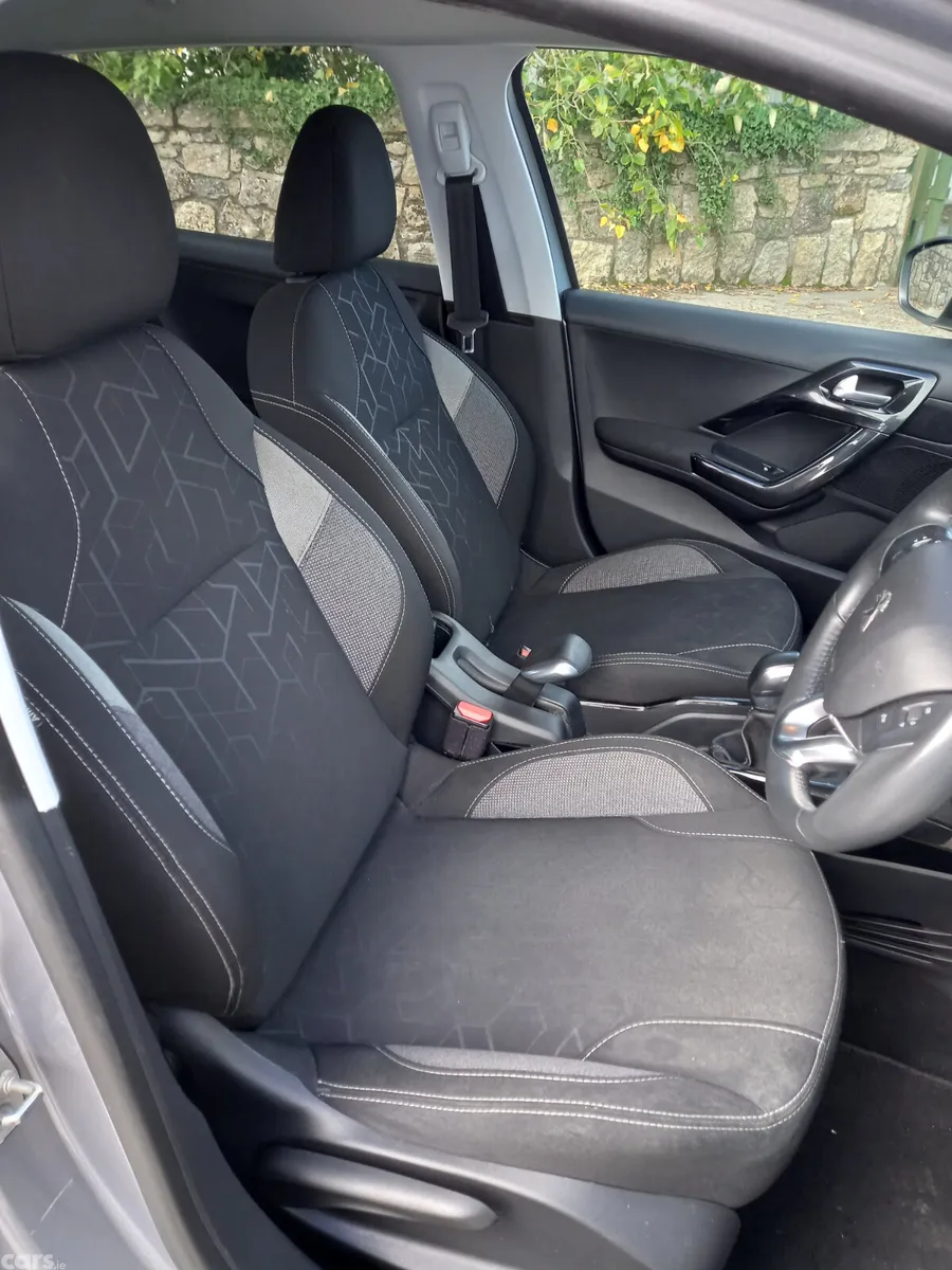 Peugeot 2008 Estate, Petrol, 2019, Grey