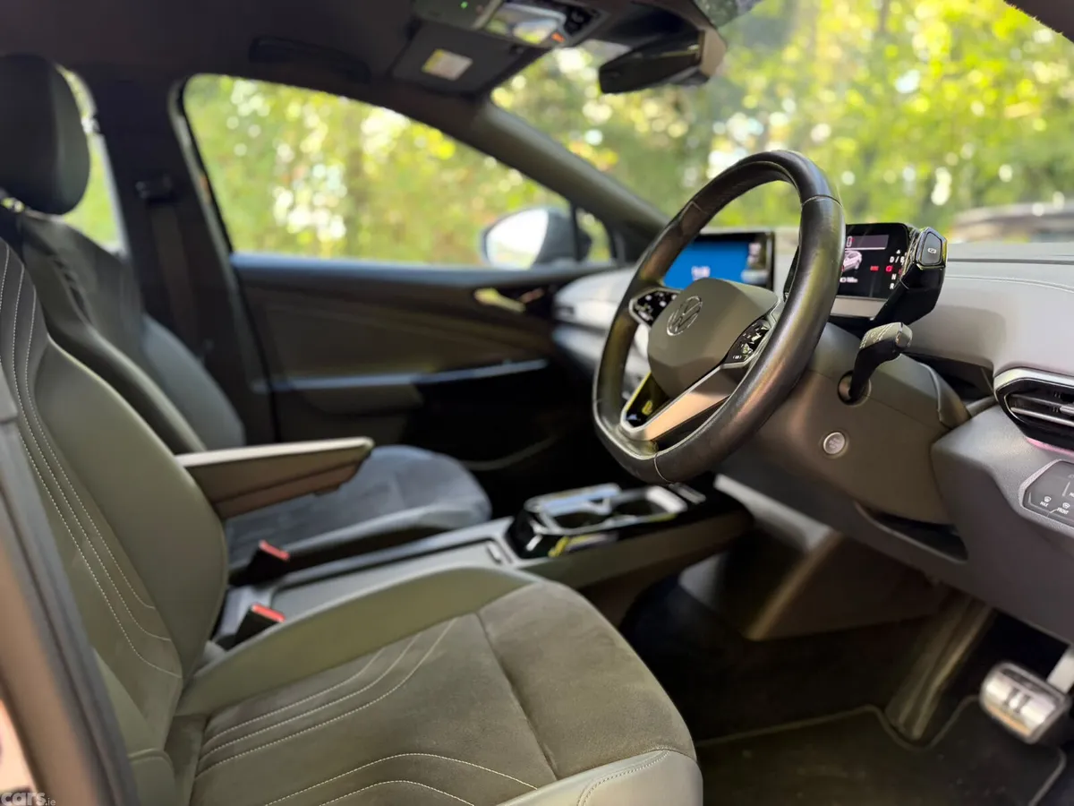 Volkswagen ID.4 Estate, Electric, 2023, Black