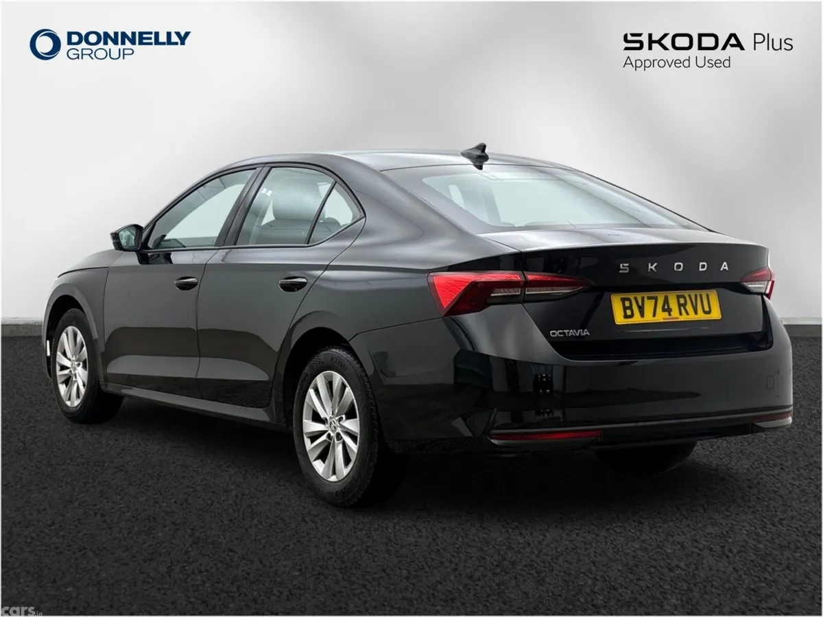 Skoda Octavia Hatchback, Petrol, 2024, Black
