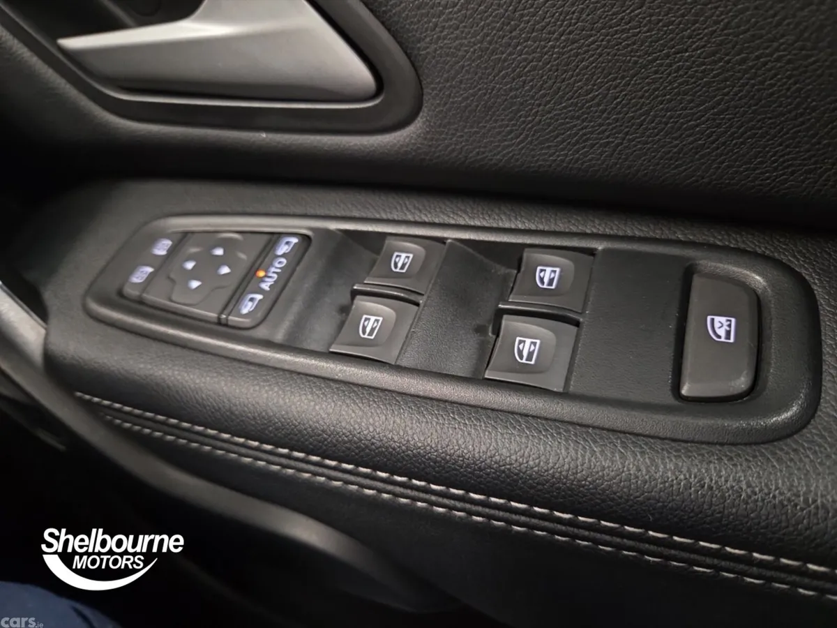 Dacia Duster Estate, Petrol, 2023, Grey