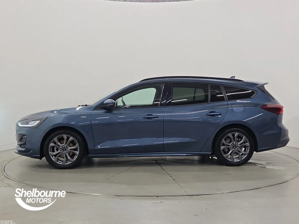 Ford Focus Estate, Petrol, 2023, Blue