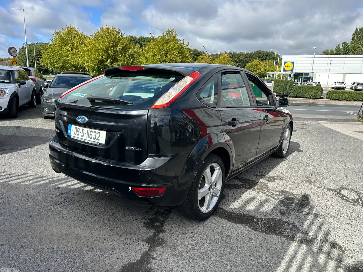 Ford Focus Hatchback, Petrol, 2009, Black