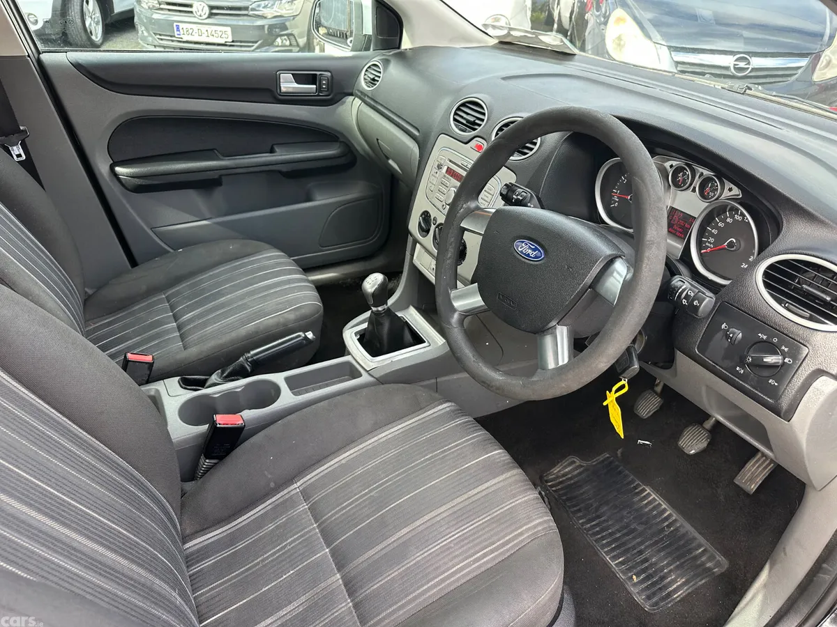 Ford Focus Hatchback, Petrol, 2009, Black
