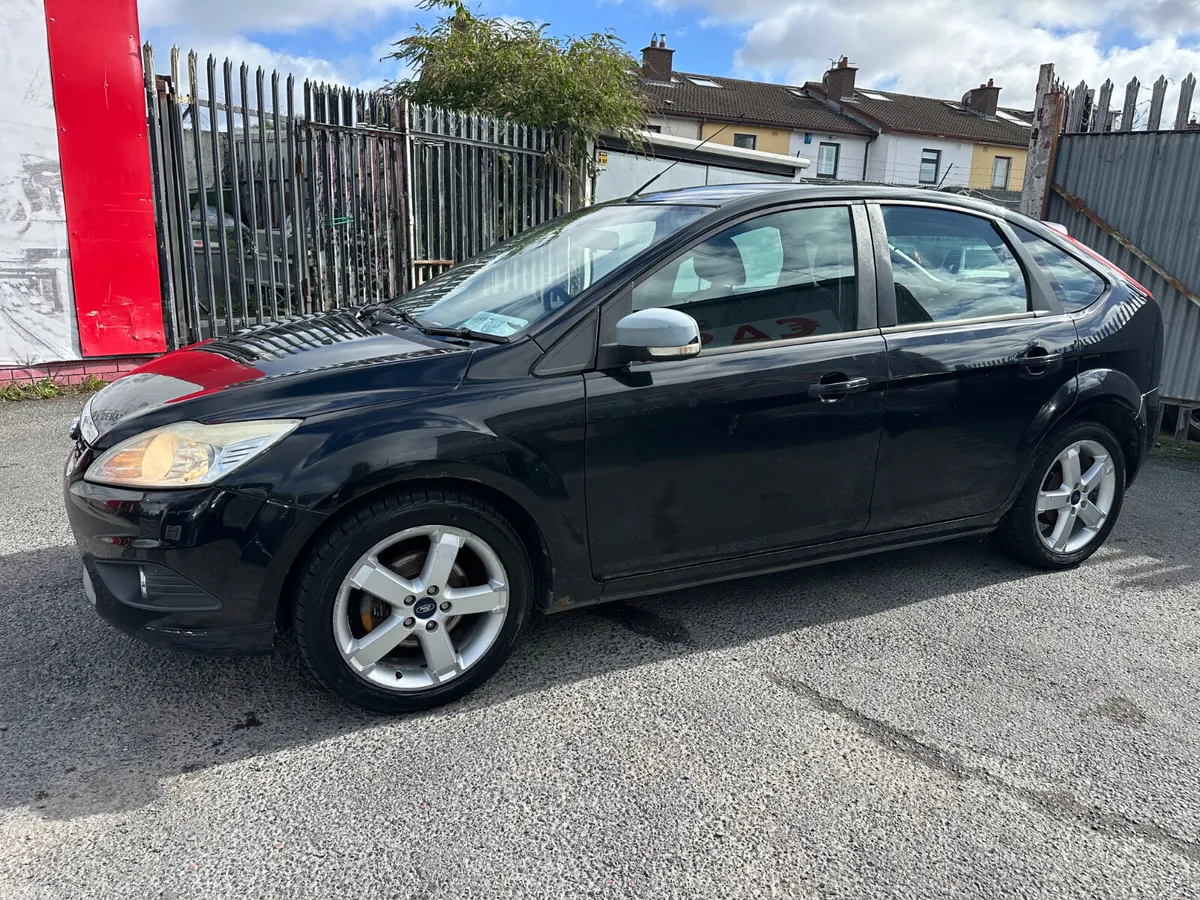 Ford Focus Hatchback, Petrol, 2009, Black