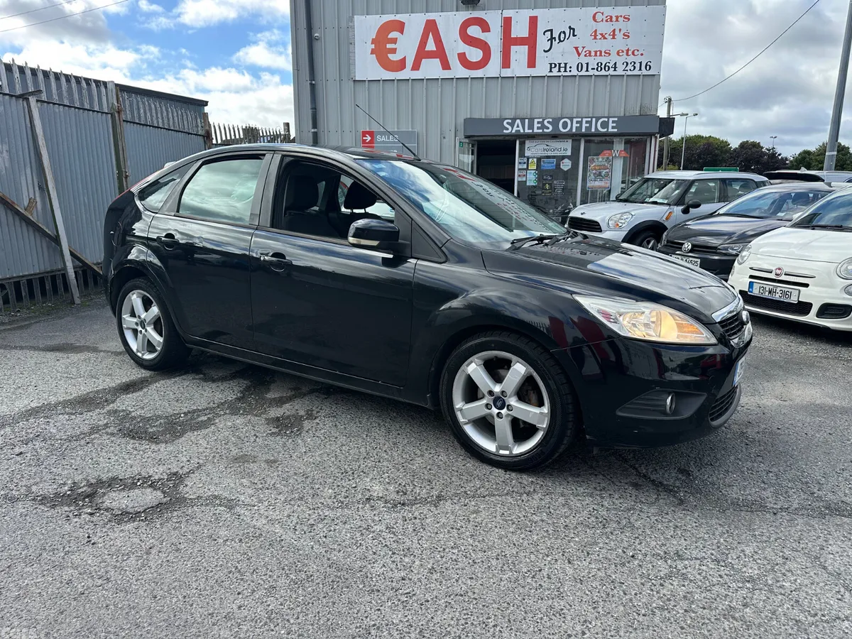Ford Focus Hatchback, Petrol, 2009, Black