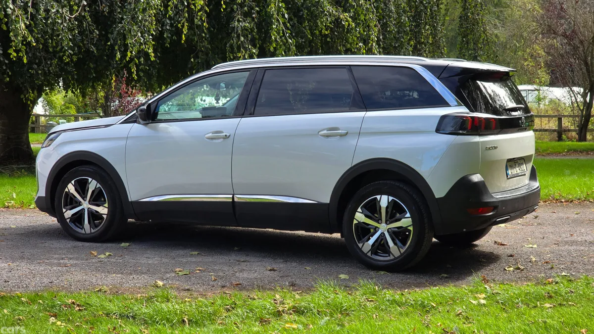 Peugeot 5008 MPV, Diesel, 2021, White