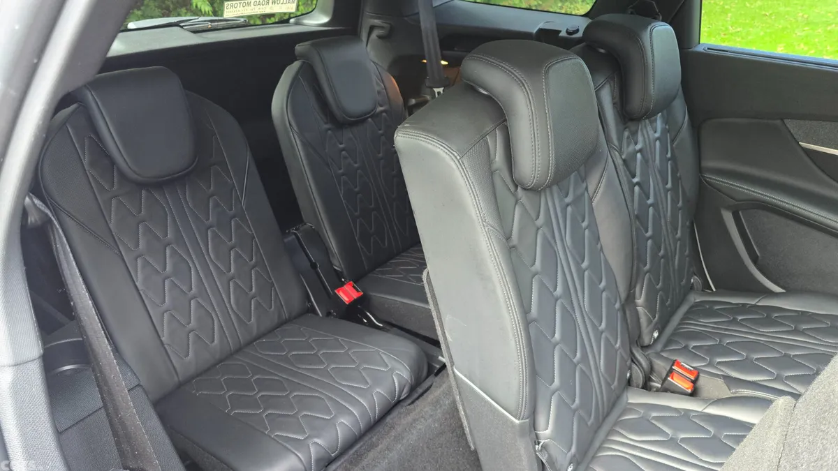 Peugeot 5008 MPV, Diesel, 2021, White