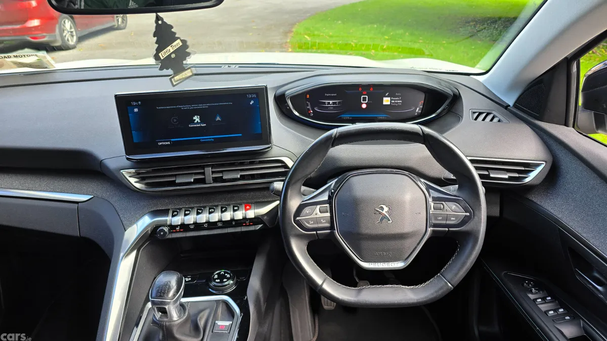 Peugeot 5008 MPV, Diesel, 2021, White