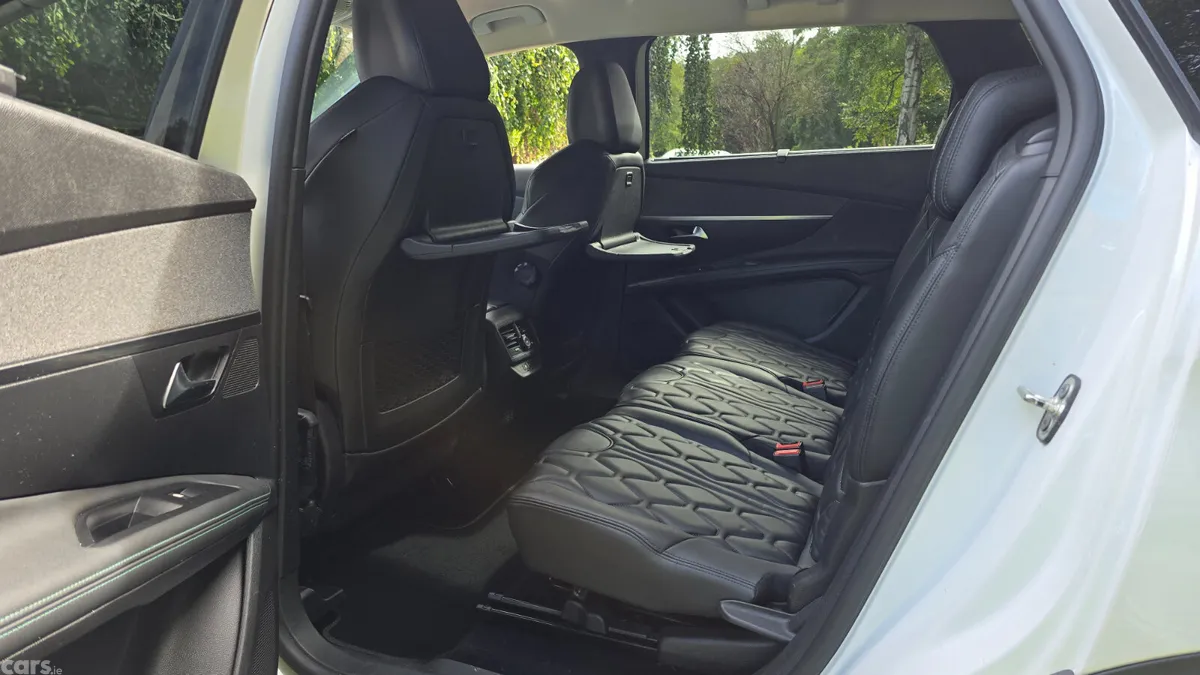 Peugeot 5008 MPV, Diesel, 2021, White