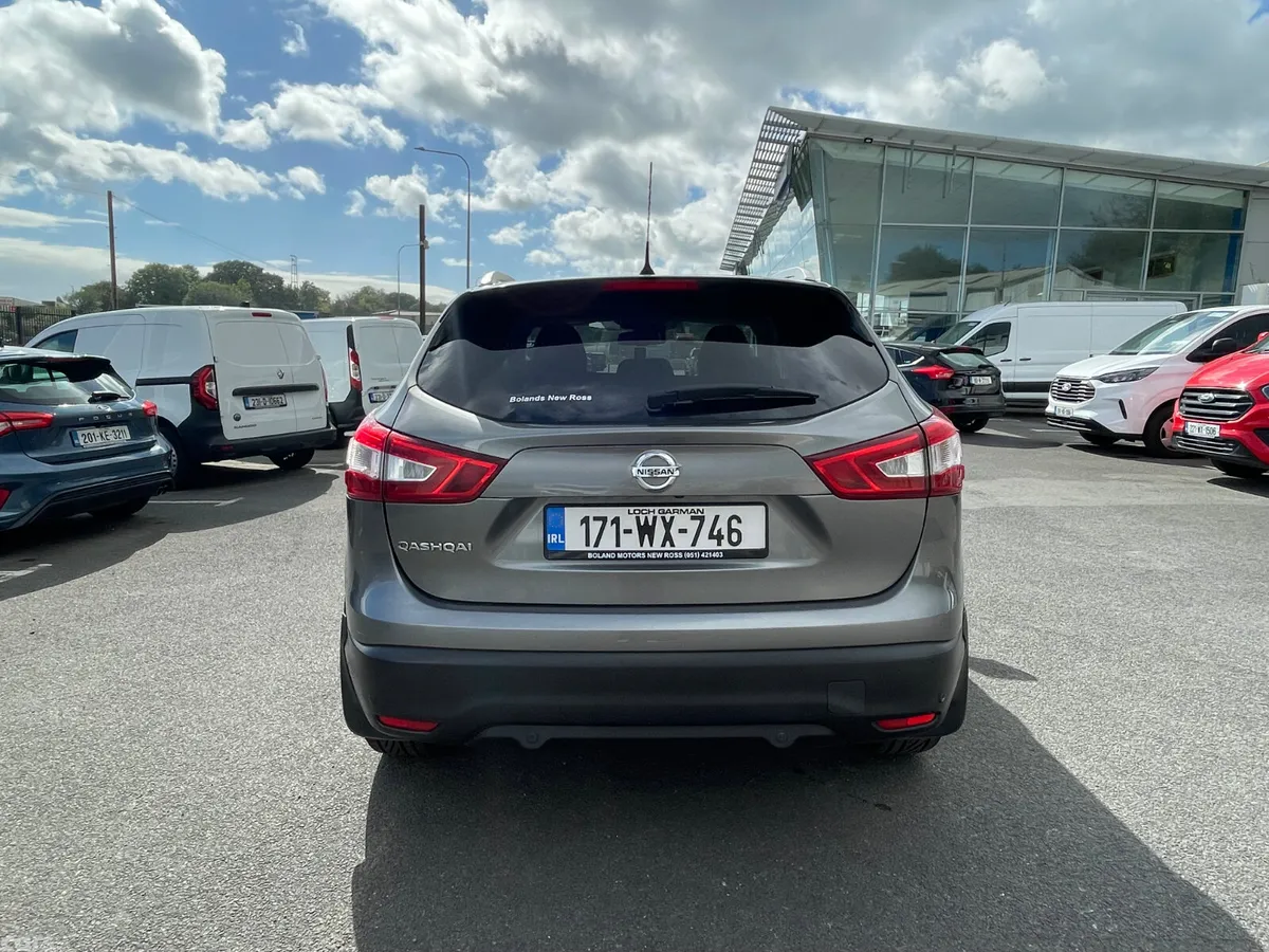 Nissan Qashqai SUV, Diesel, 2017, Grey