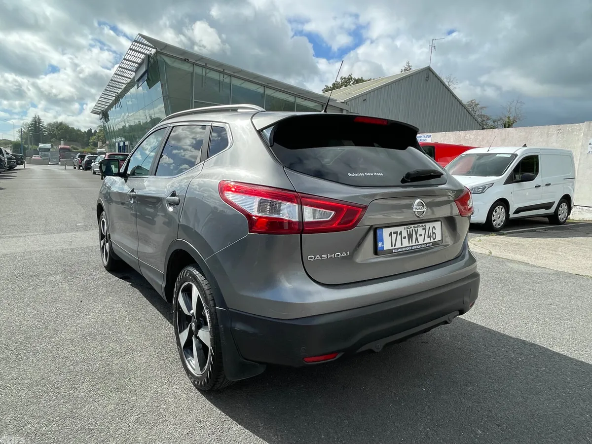 Nissan Qashqai SUV, Diesel, 2017, Grey
