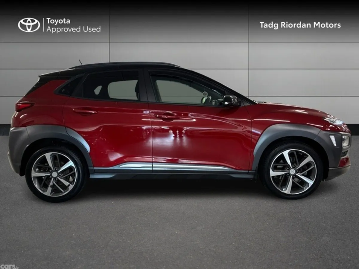 Hyundai KONA MPV, Petrol, 2019, Red