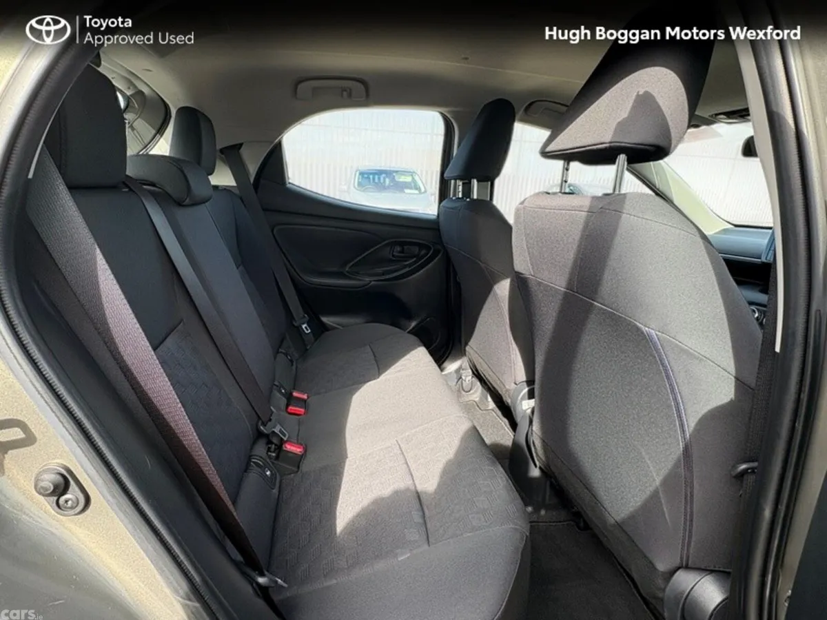 Toyota Yaris Hatchback, Petrol, 2025, Bronze
