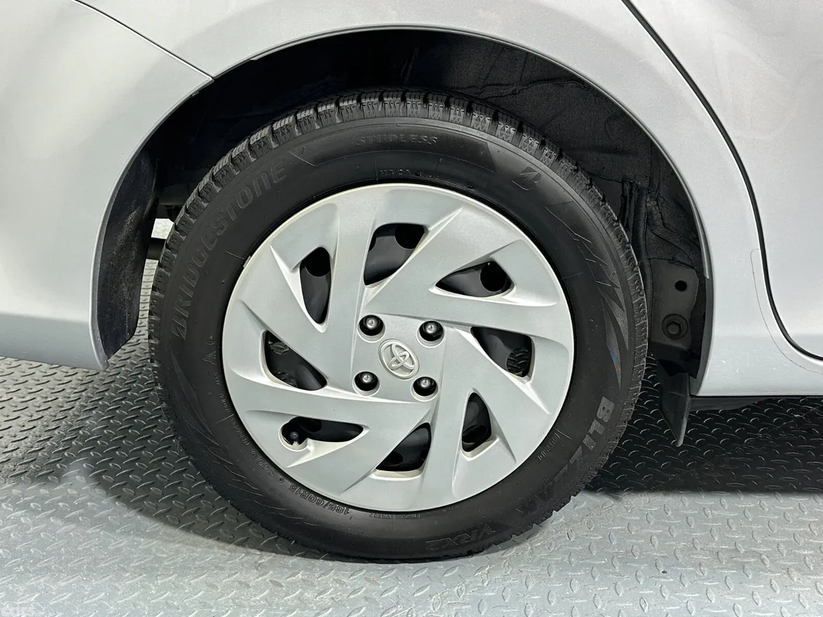 Toyota Corolla Estate, Petrol Hybrid, 2022, Silver